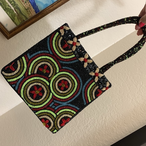 Arrow Designs Hand made beaded handbag 🌺 - Picture 12 of 12